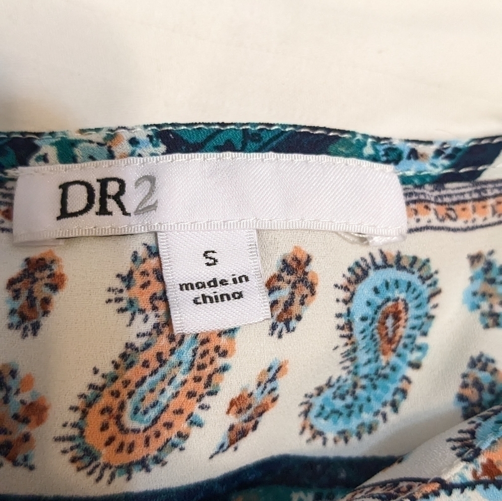 Pretty Lightweight Patterned Top By Dr2 Size Small - image 3